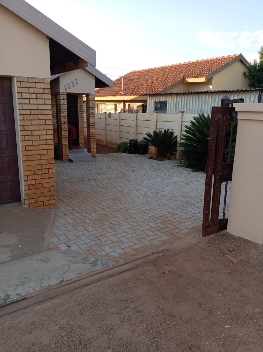 3 Bedroom Property for Sale in Jouberton North West